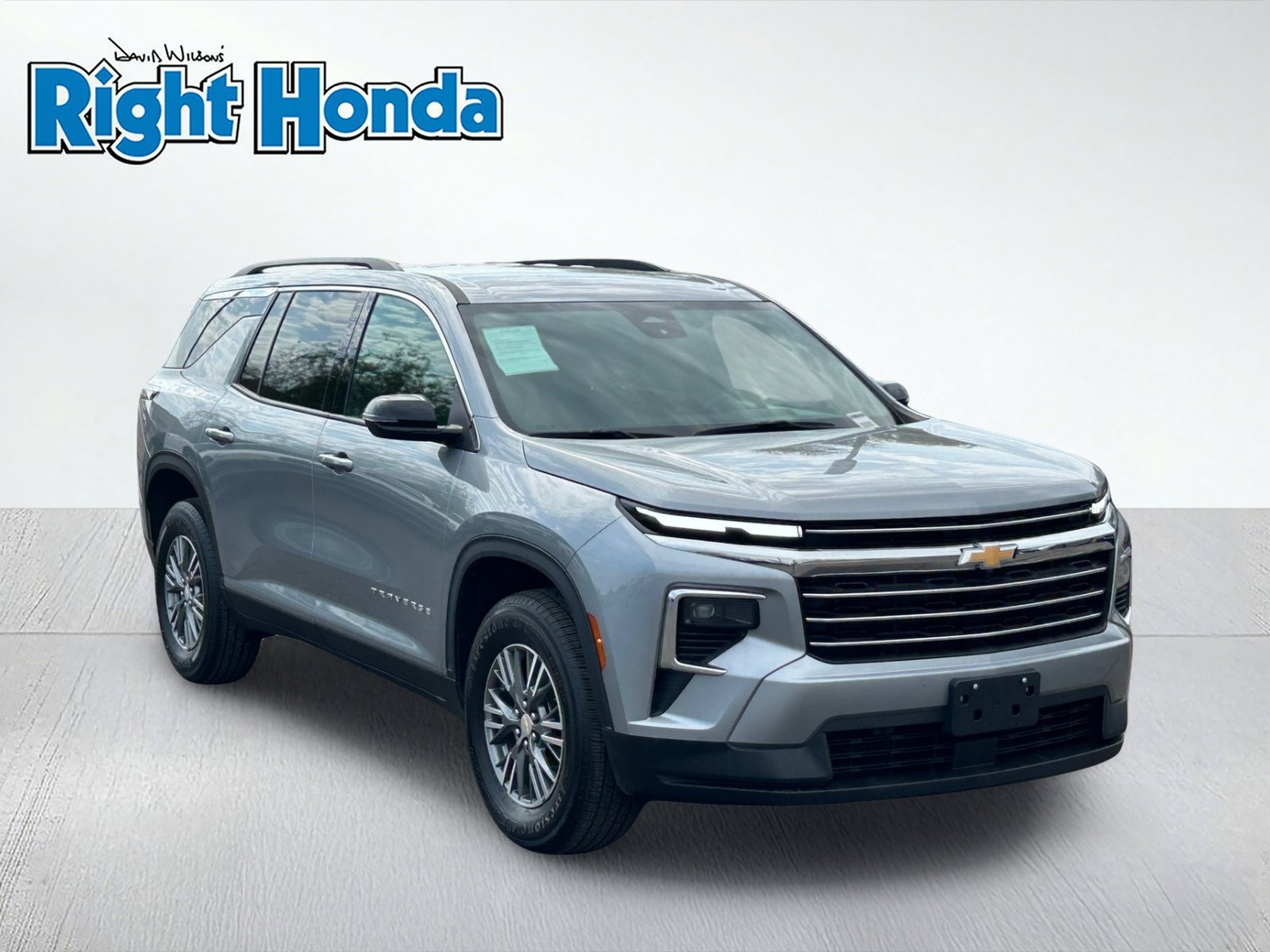 Used 2025 Chevrolet Traverse LT AWD/4WD image 8