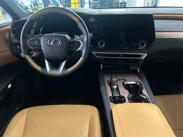 Used 2025 Lexus RX 350 w/ Convenience Package AWD/4WD image 17