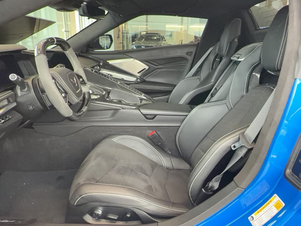 Used 2024 Chevrolet Corvette Z06 RWD image 17