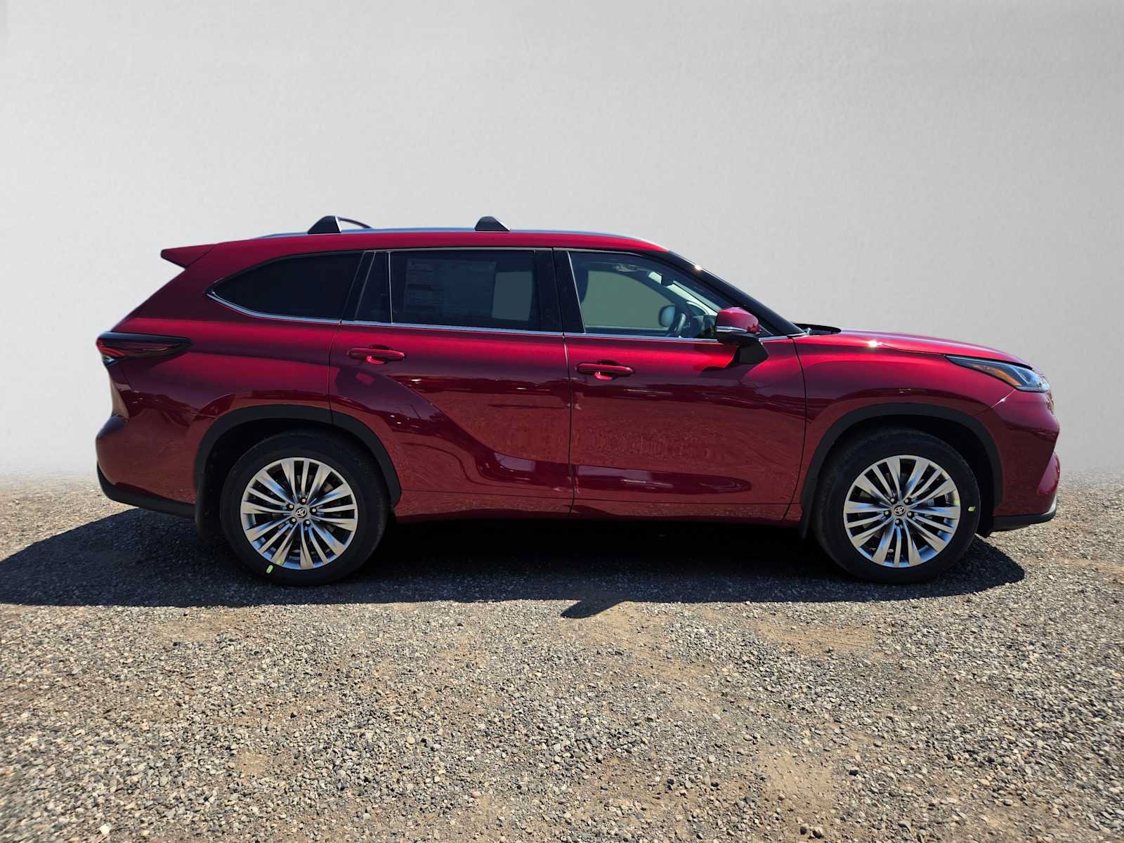New 2026 Toyota Highlander Platinum AWD/4WD image 3
