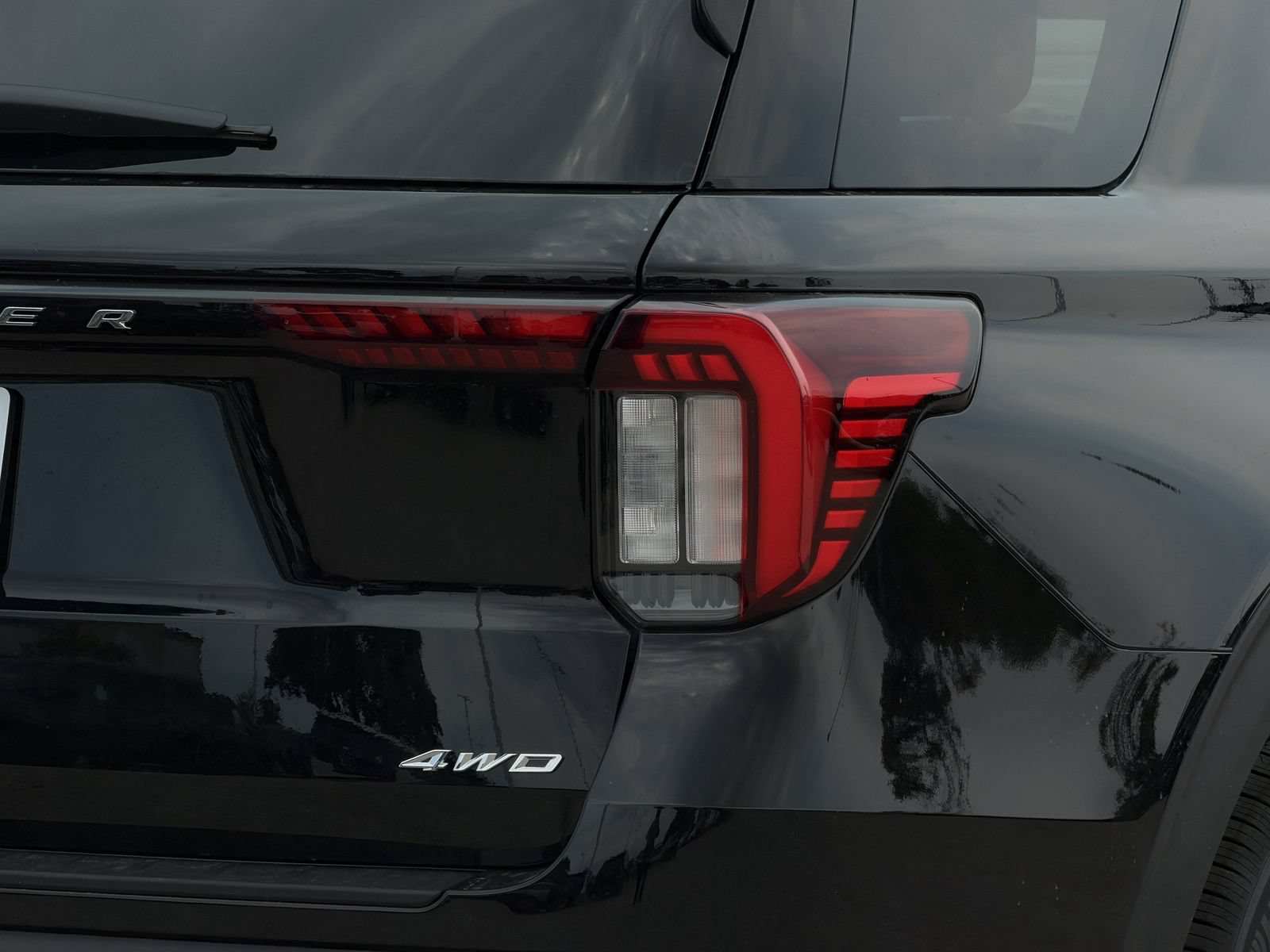 New 2026 Ford Explorer Active AWD/4WD image 10