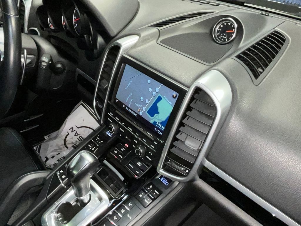 Used 2016 Porsche Cayenne image 19