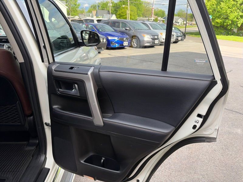 Used 2018 Toyota 4Runner Limited AWD/4WD image 14