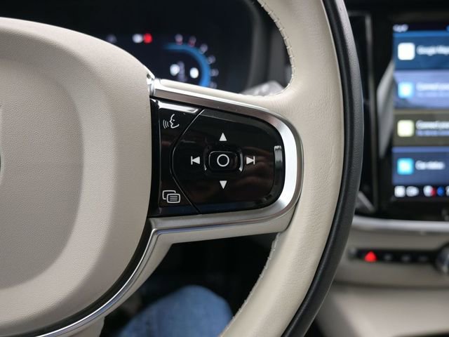 Used 2024 Volvo V60 B5 Cross Country Plus image 24