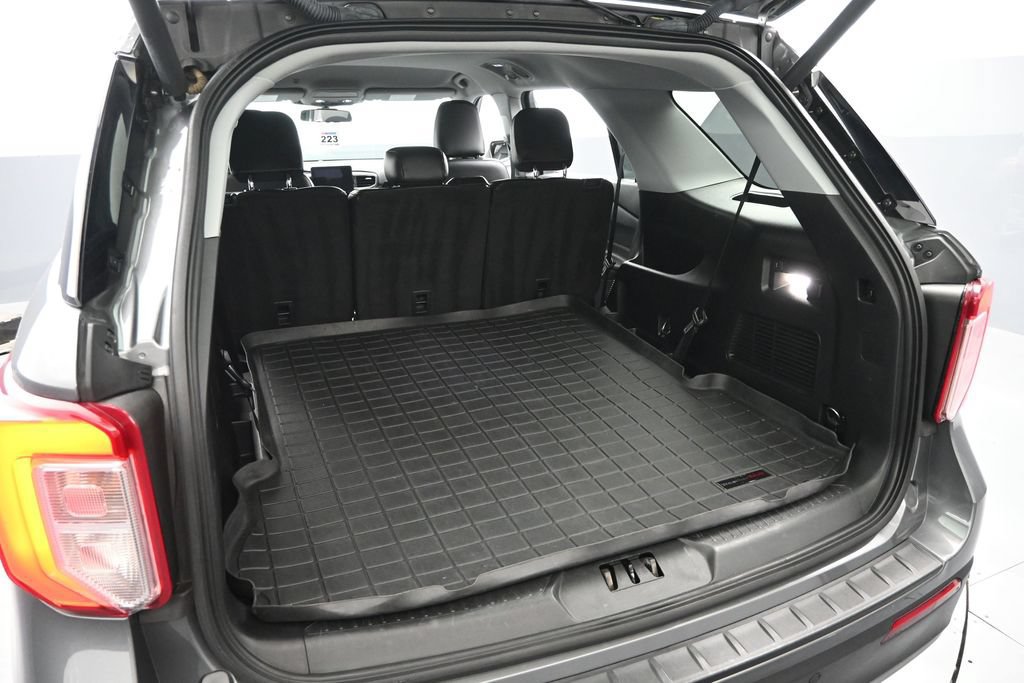 Used 2023 Ford Explorer XLT w/ Equipment Group 202A AWD/4WD image 23