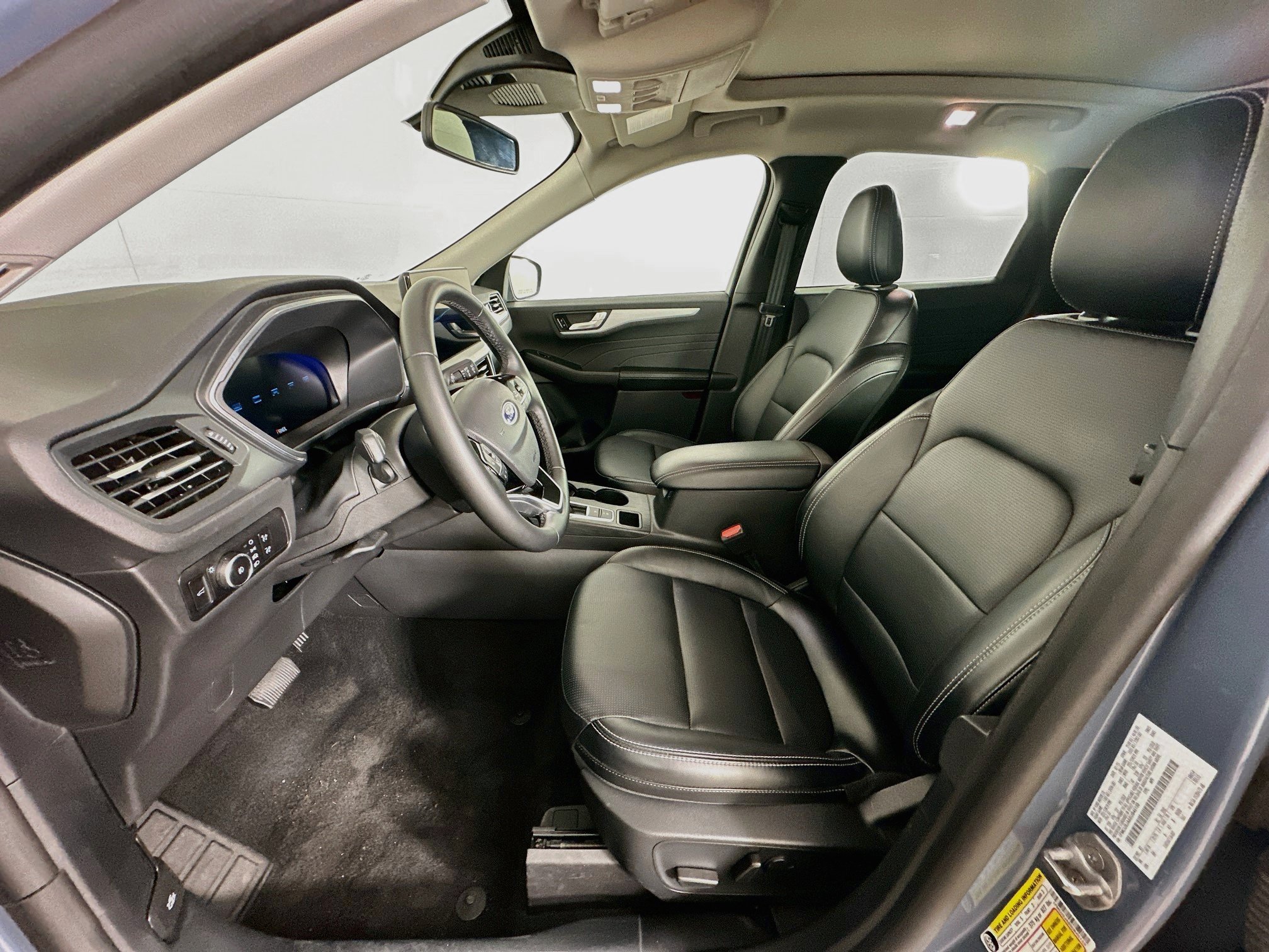 Used 2025 Ford Escape Platinum AWD/4WD image 13