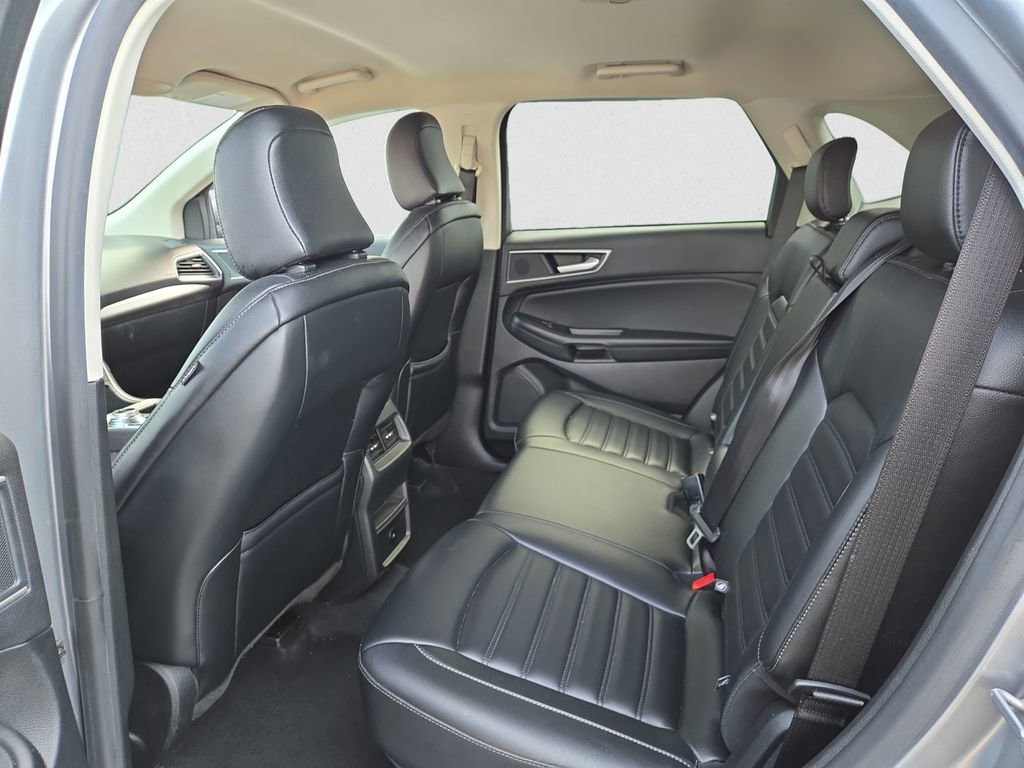 Used 2023 Ford Edge SEL image 16