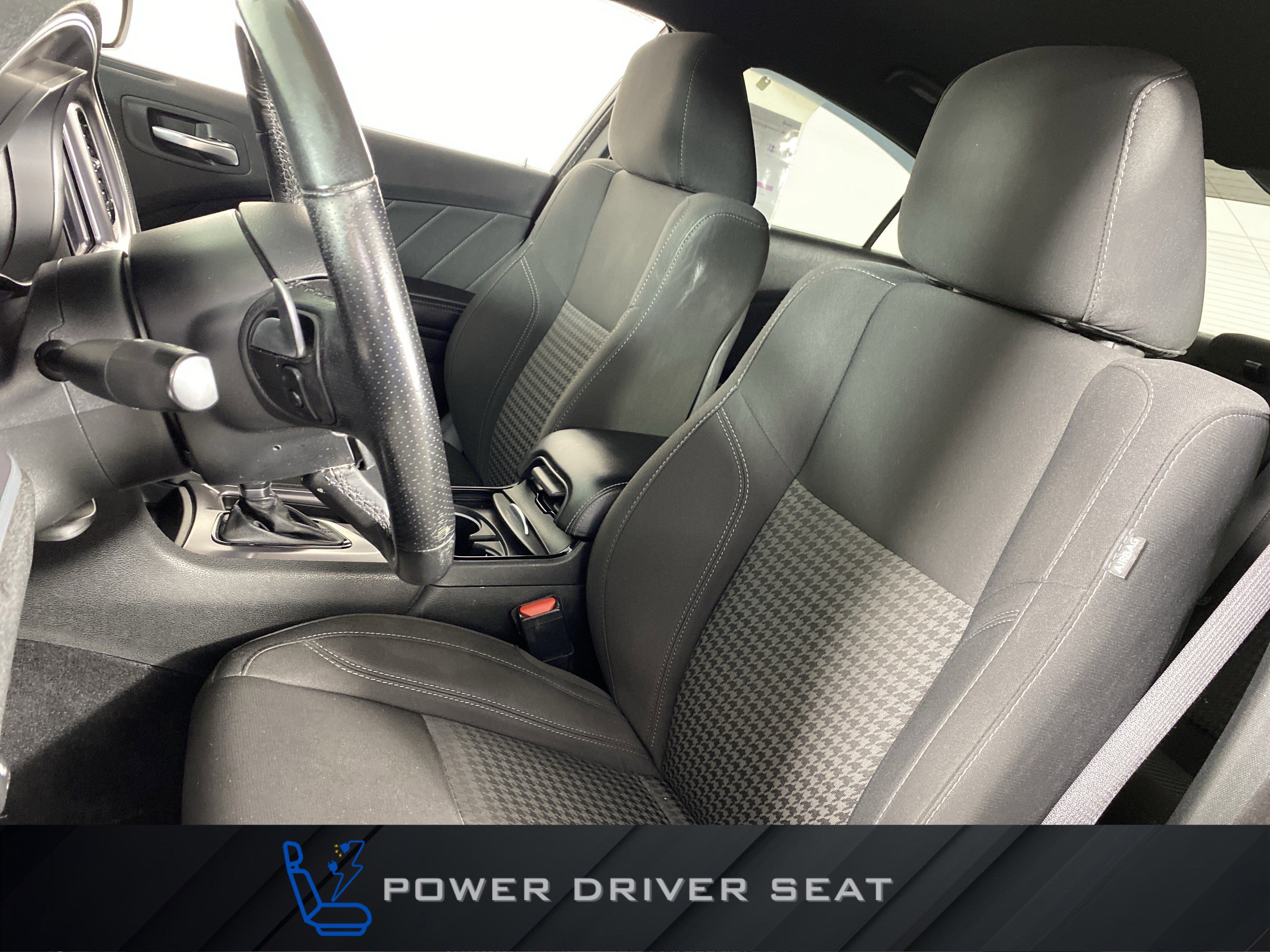 Used 2019 Dodge Charger SXT w/ Blacktop Package image 17