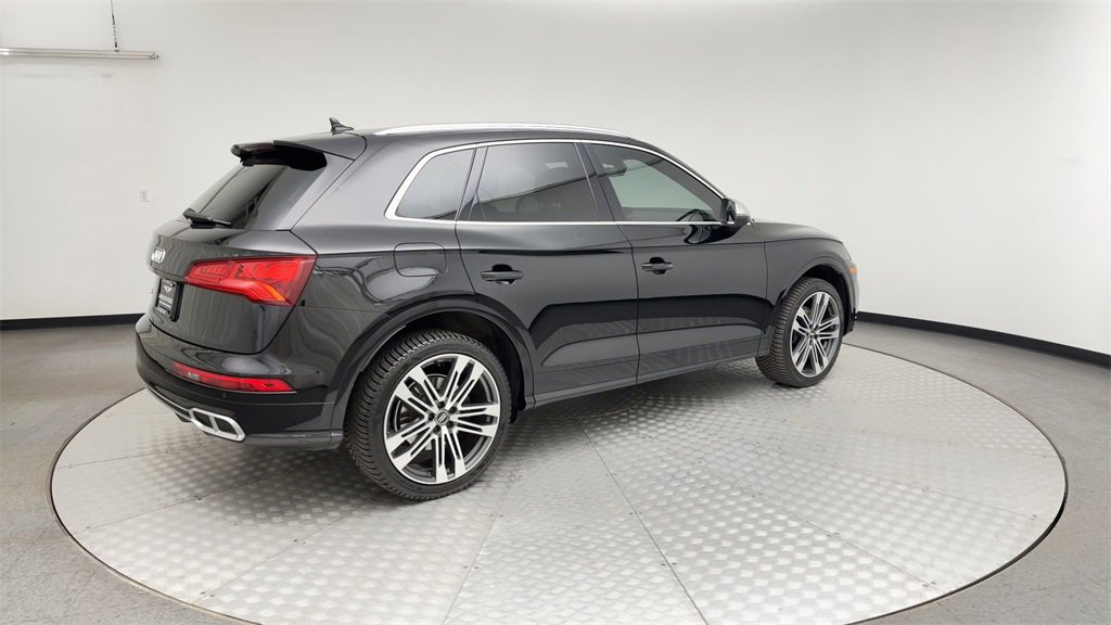 Used 2020 Audi SQ5 Premium w/ Convenience Package image 2