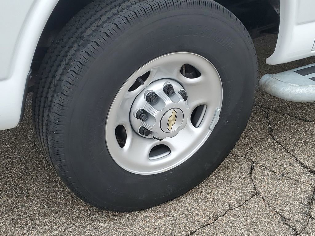 Used 2024 Chevrolet Express 2500 w/ Driver Convenience Package image 26