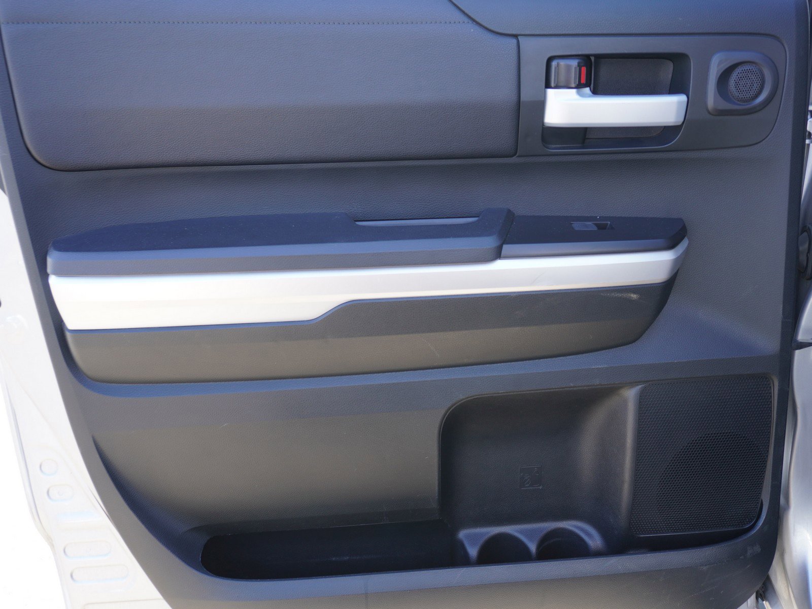 Used 2017 Toyota Tundra SR5 w/ SR5 Upgrade Package image 13