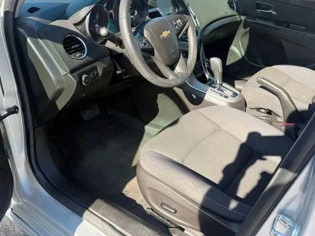 Used 2016 Chevrolet Cruze LT FWD image 8