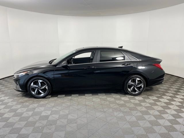 Used 2023 Hyundai Elantra Limited image 4