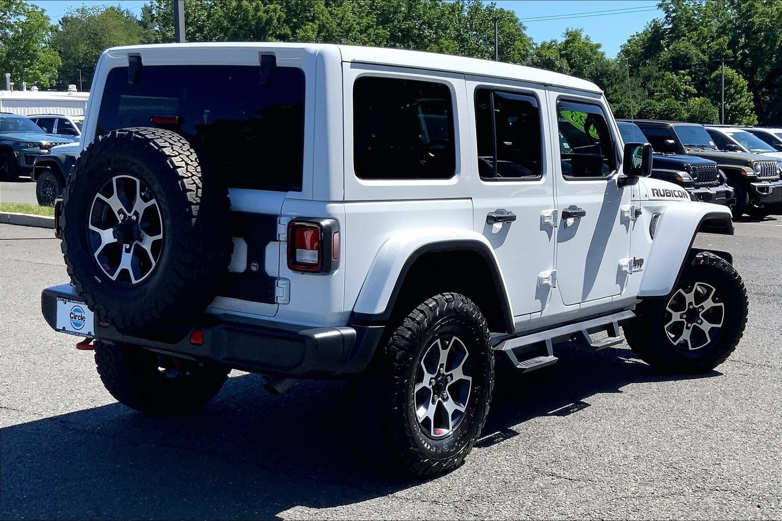 Used 2023 Jeep Wrangler Unlimited Rubicon AWD/4WD image 11