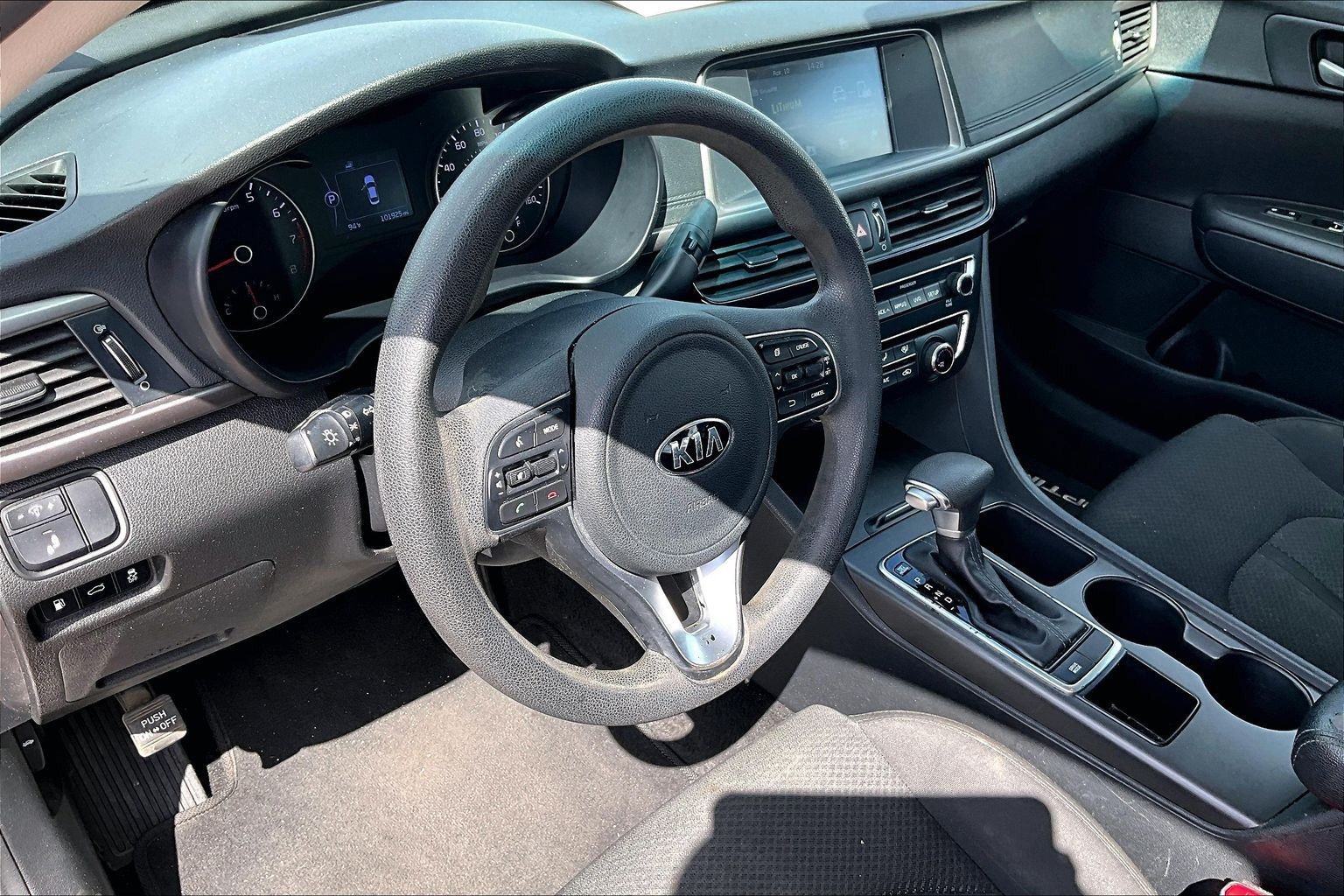 Used 2018 Kia Optima LX FWD image 12