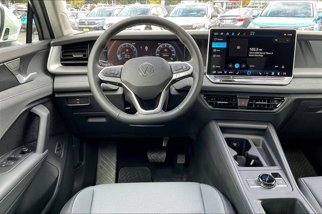 New 2025 Volkswagen Tiguan SE AWD/4WD image 18