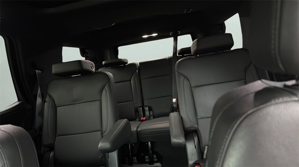 Used 2024 Chevrolet Tahoe LT w/ LT Signature Package image 12