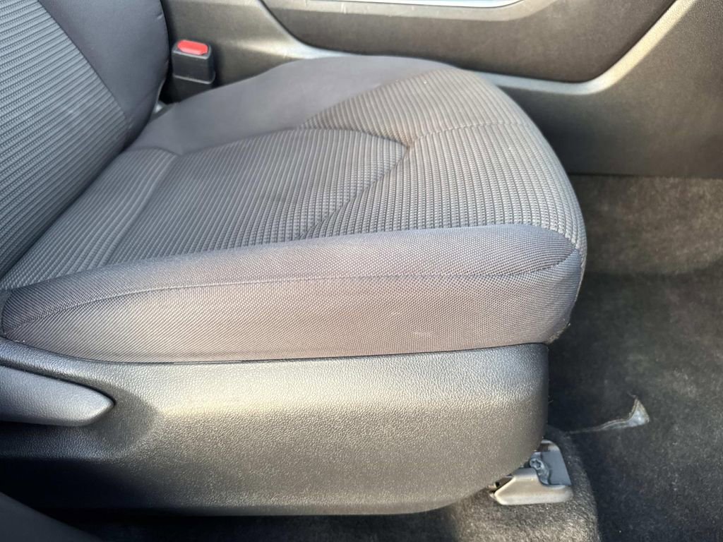 Used 2023 Toyota Highlander LE image 12