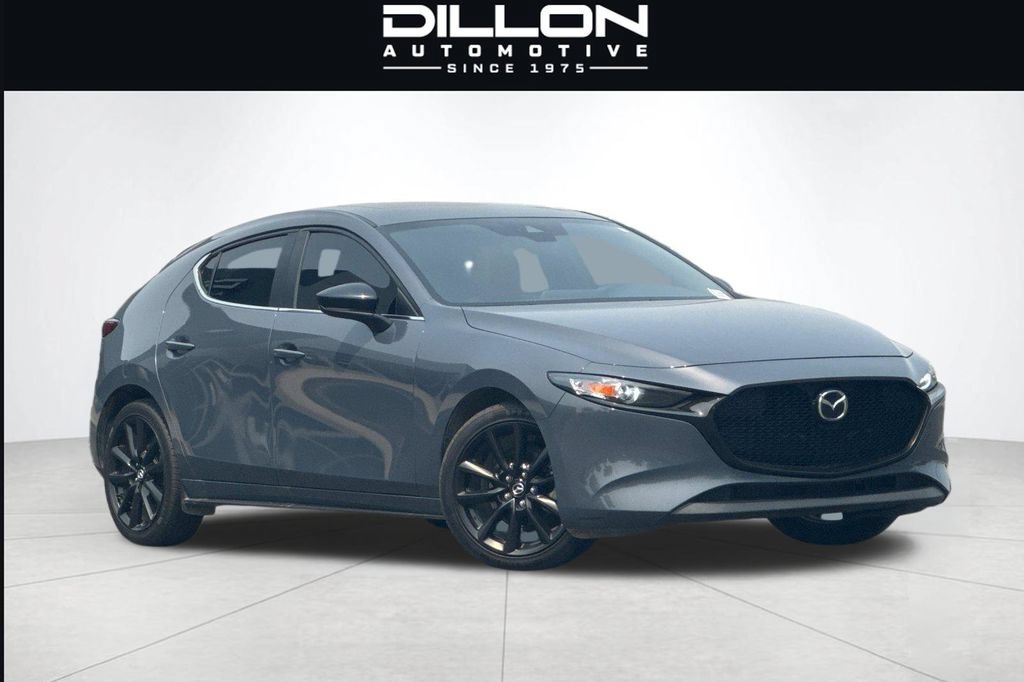 Used 2022 MAZDA MAZDA3 s FWD image 2