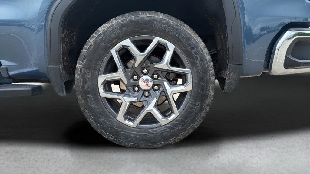 Used 2024 GMC Sierra 1500 SLT w/ SLT Premium Plus Package AWD/4WD image 30