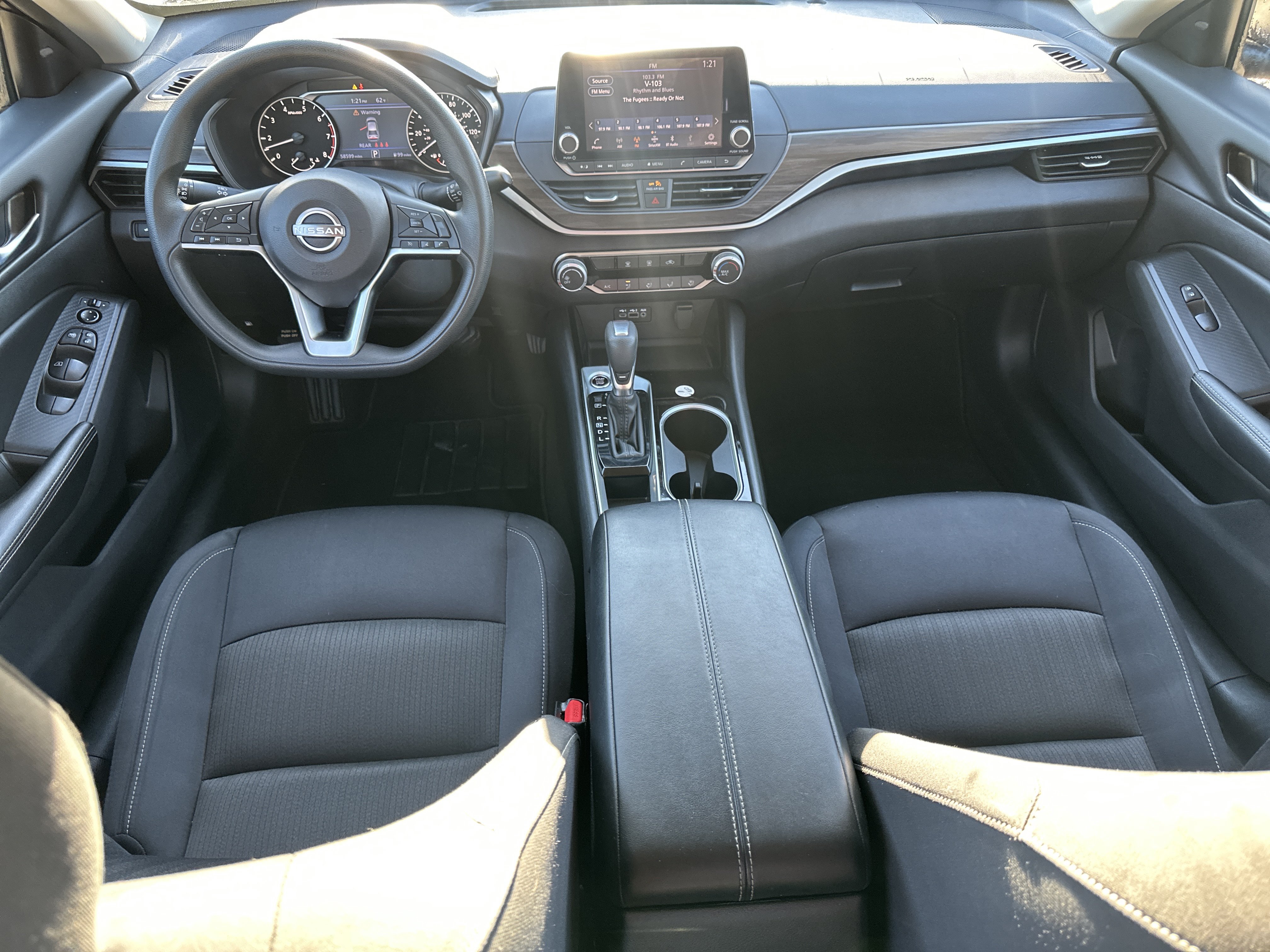 Used 2024 Nissan Altima 2.5 SV FWD image 22