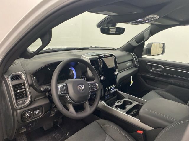 New 2026 RAM 1500 4x4 Crew Cab image 7