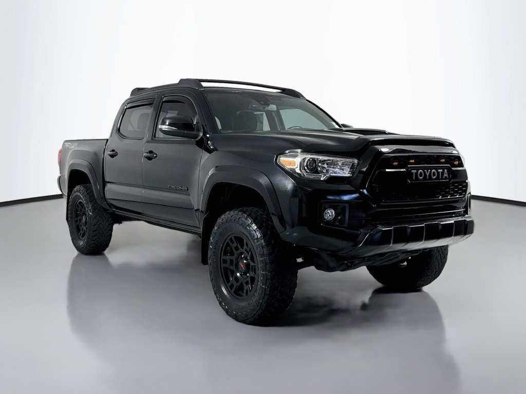 Used 2019 Toyota Tacoma TRD Sport AWD/4WD image 4