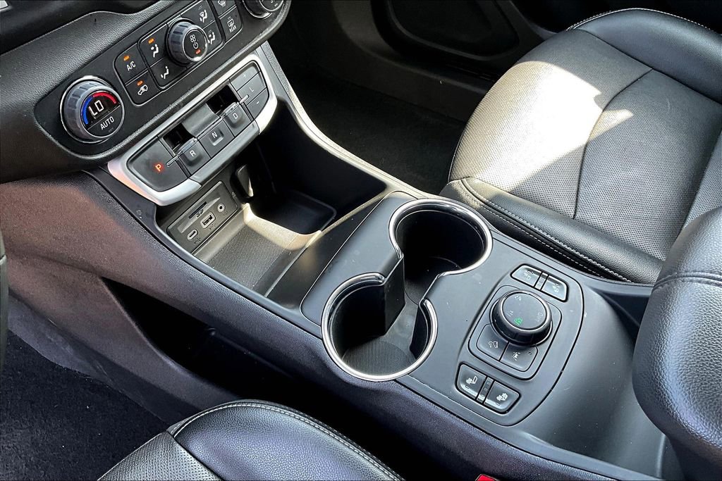 Used 2023 GMC Terrain SLT image 16