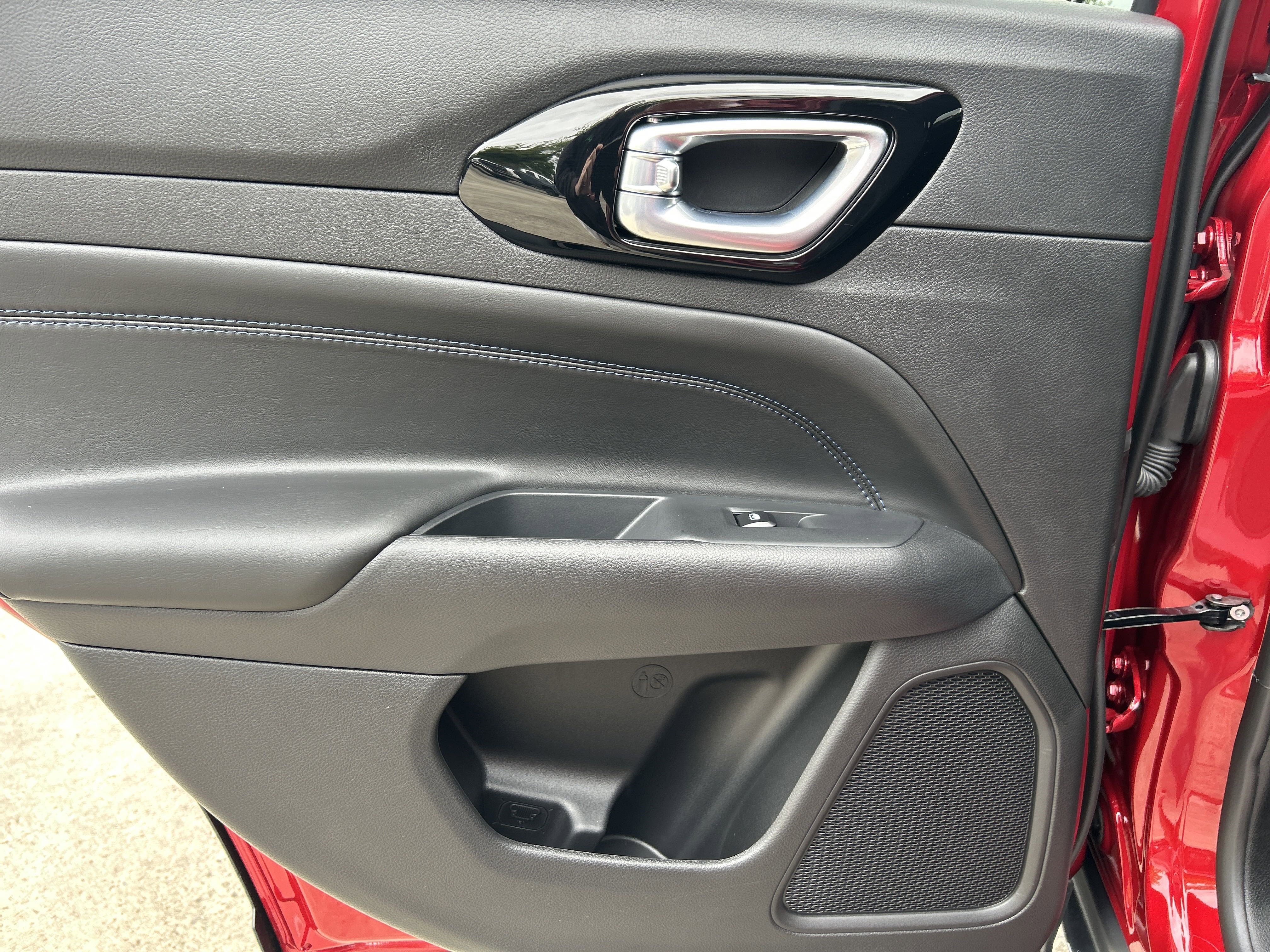 New 2025 Jeep Compass Latitude w/ Altitude Special Edition image 21