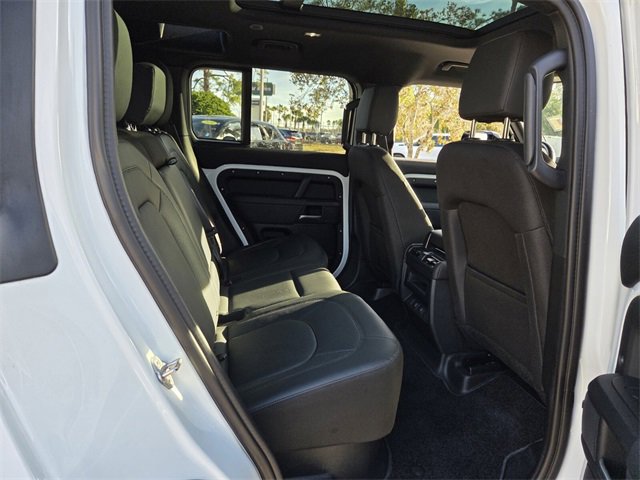 Used 2025 Land Rover Defender 110 S image 19