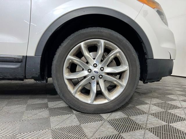 Used 2014 Ford Explorer XLT w/ Equipment Group 202A image 6