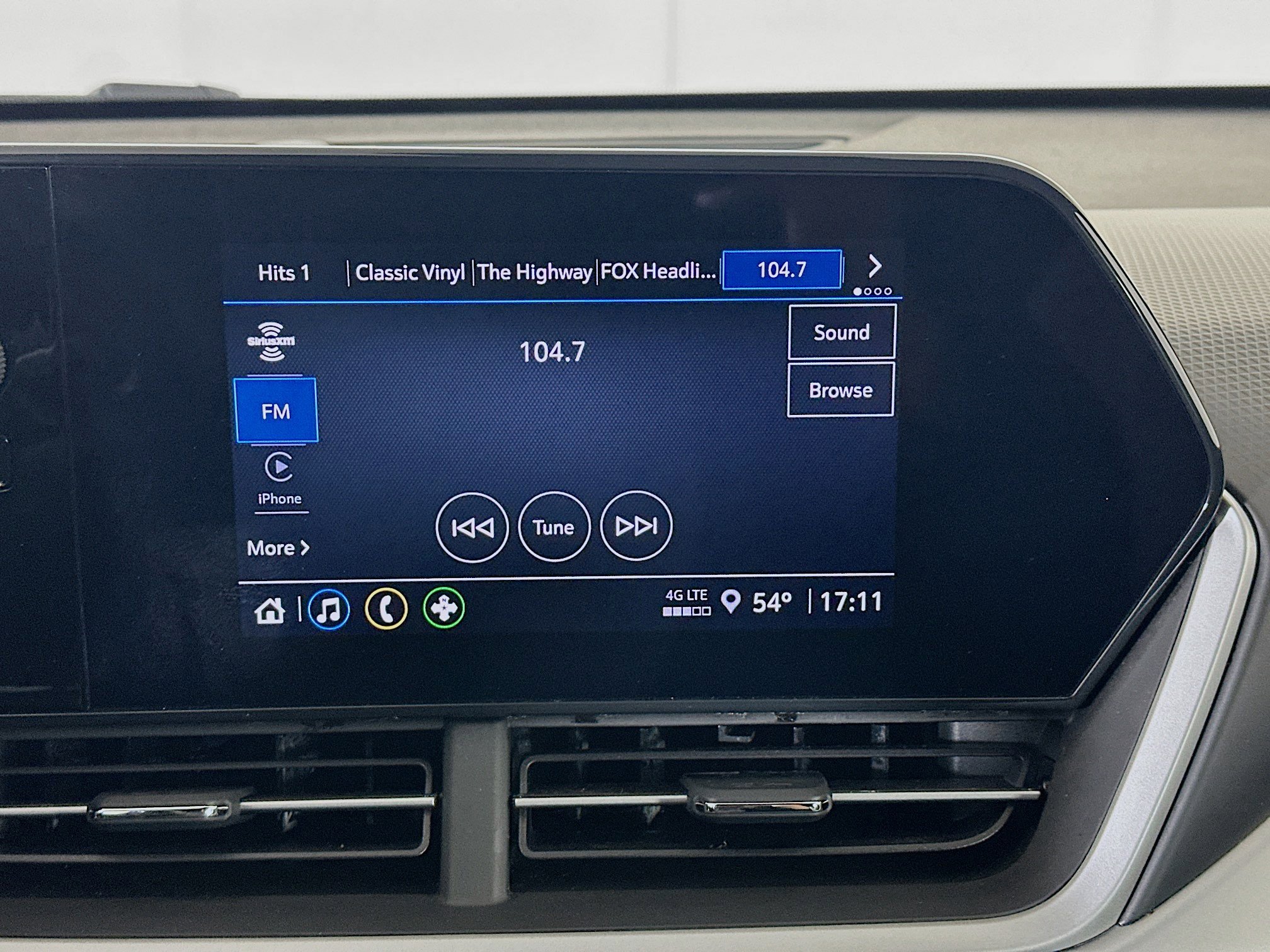 Used 2024 Chevrolet Trax RS w/ Driver Confidence Package image 21