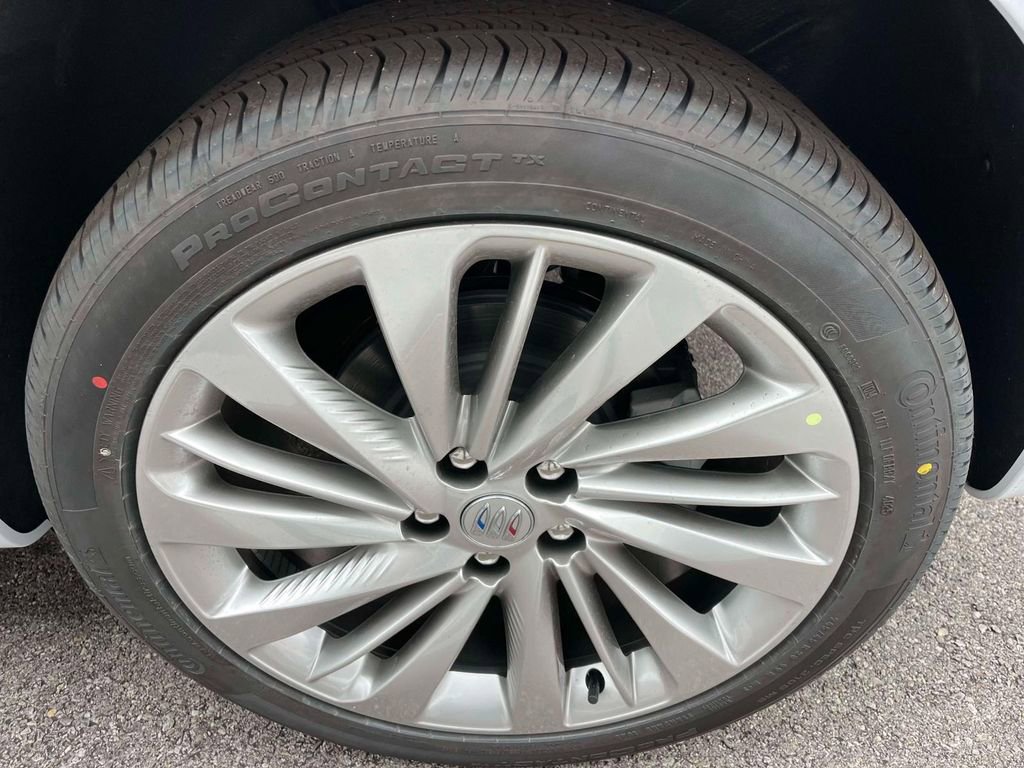 New 2026 Buick Envision Avenir image 11