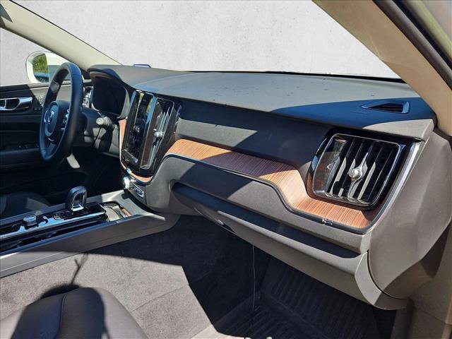 Used 2023 Volvo XC60 B5 Plus w/ Protection Package Premier image 21