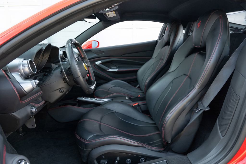 Used 2022 Ferrari F8 Tributo image 31