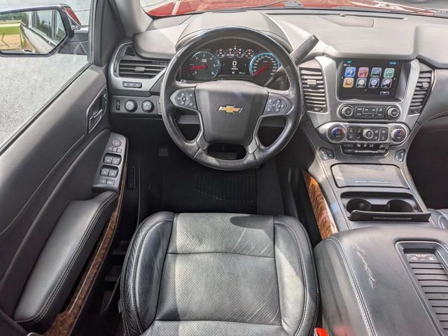 Used 2020 Chevrolet Suburban Premier w/ Premier Plus Edition AWD/4WD image 17