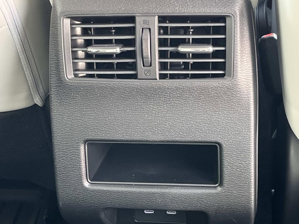 New 2026 Mitsubishi Outlander SE FWD image 17