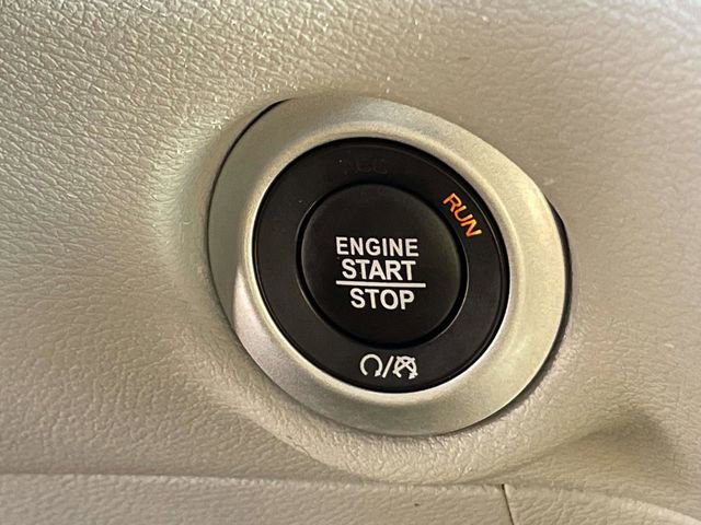 Used 2024 Chrysler Pacifica Touring-L image 29