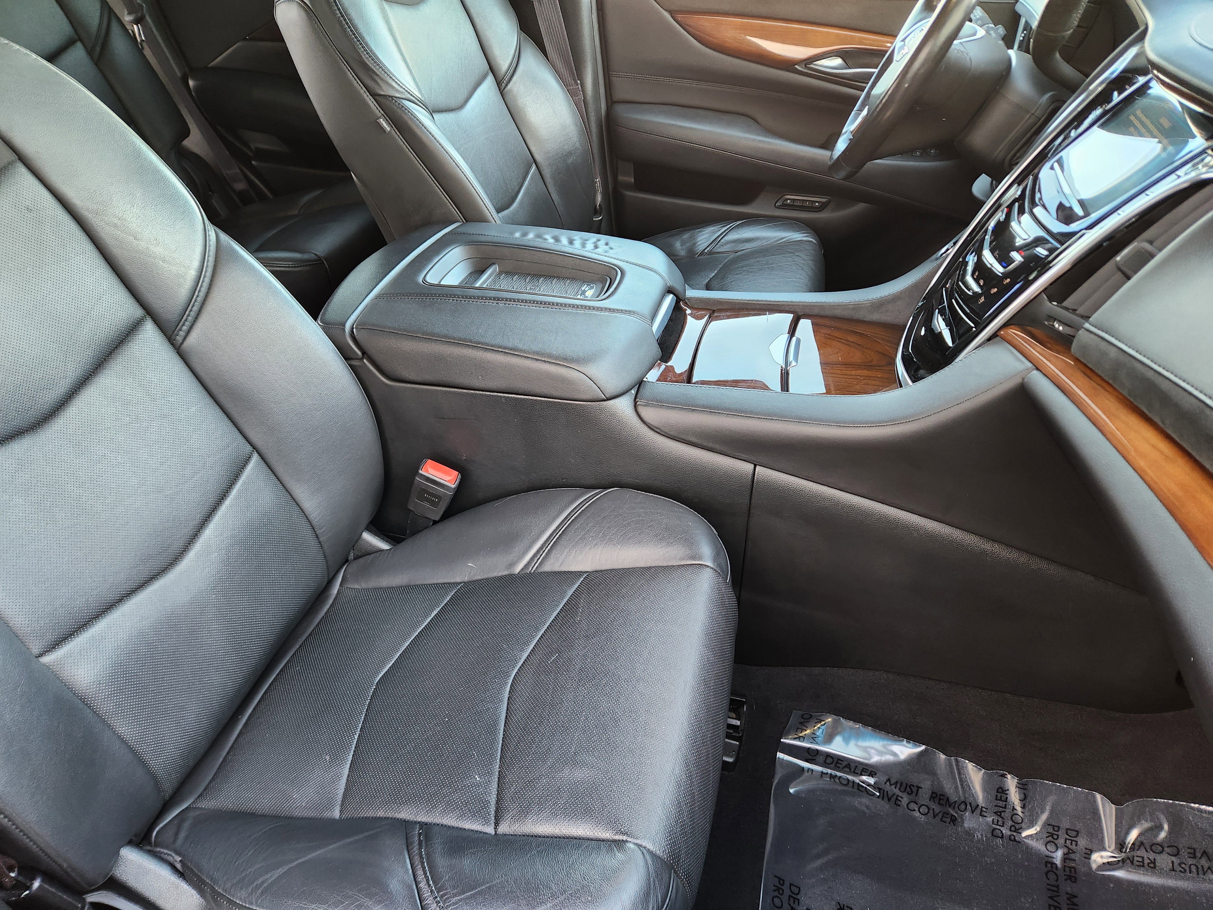 Used 2017 Cadillac Escalade Luxury image 13