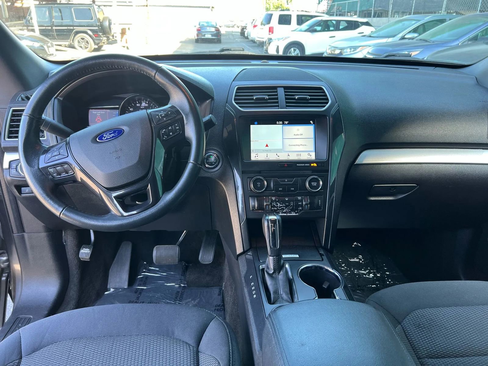 Used 2017 Ford Explorer XLT w/ Equipment Group 201A FWD image 15