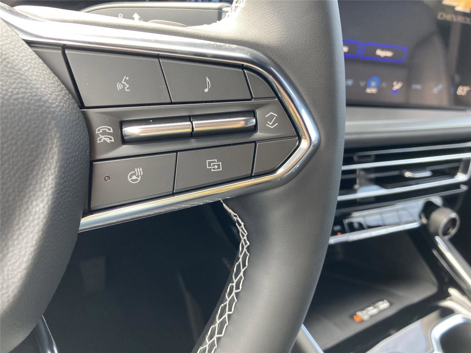 New 2026 Chevrolet Traverse LT w/ Driver Confidence Package image 10