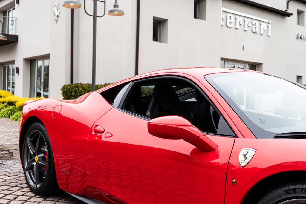 Used 2015 Ferrari 458 Italia Coupe RWD image 15