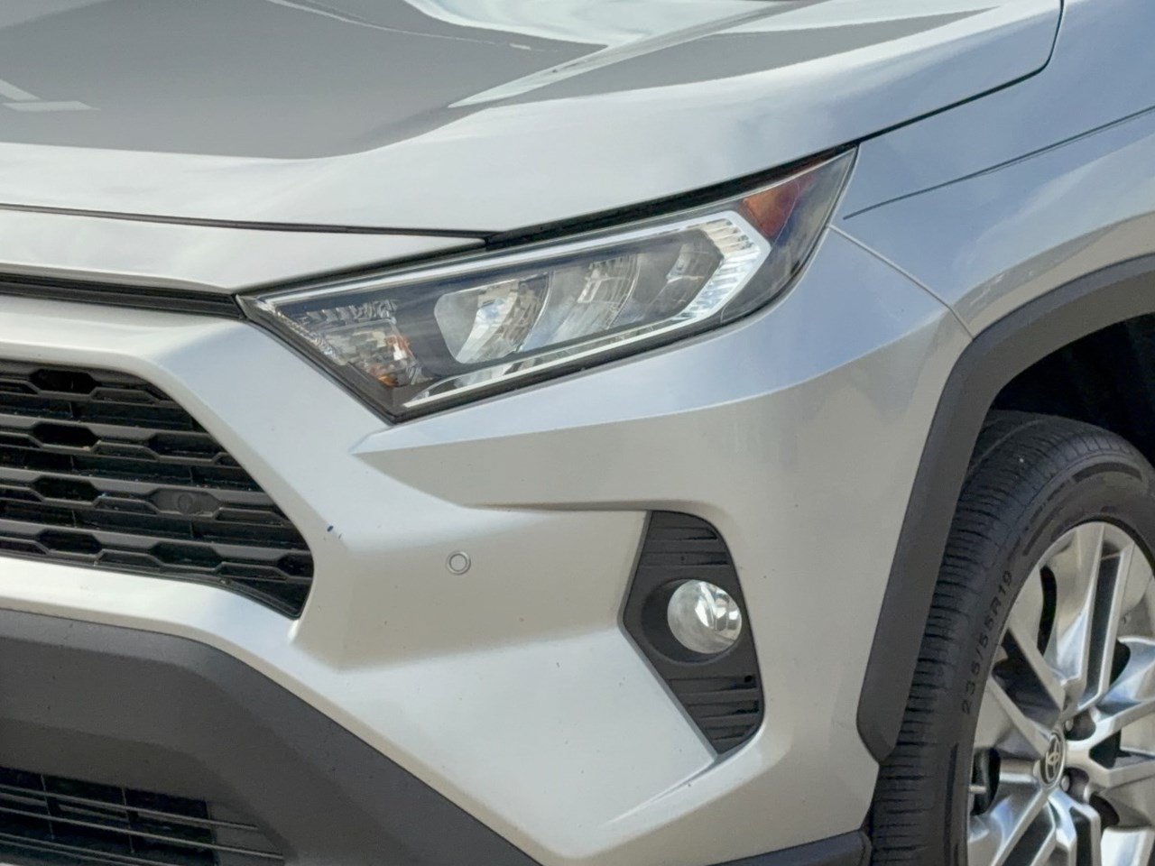 Used 2021 Toyota RAV4 XLE Premium FWD image 12