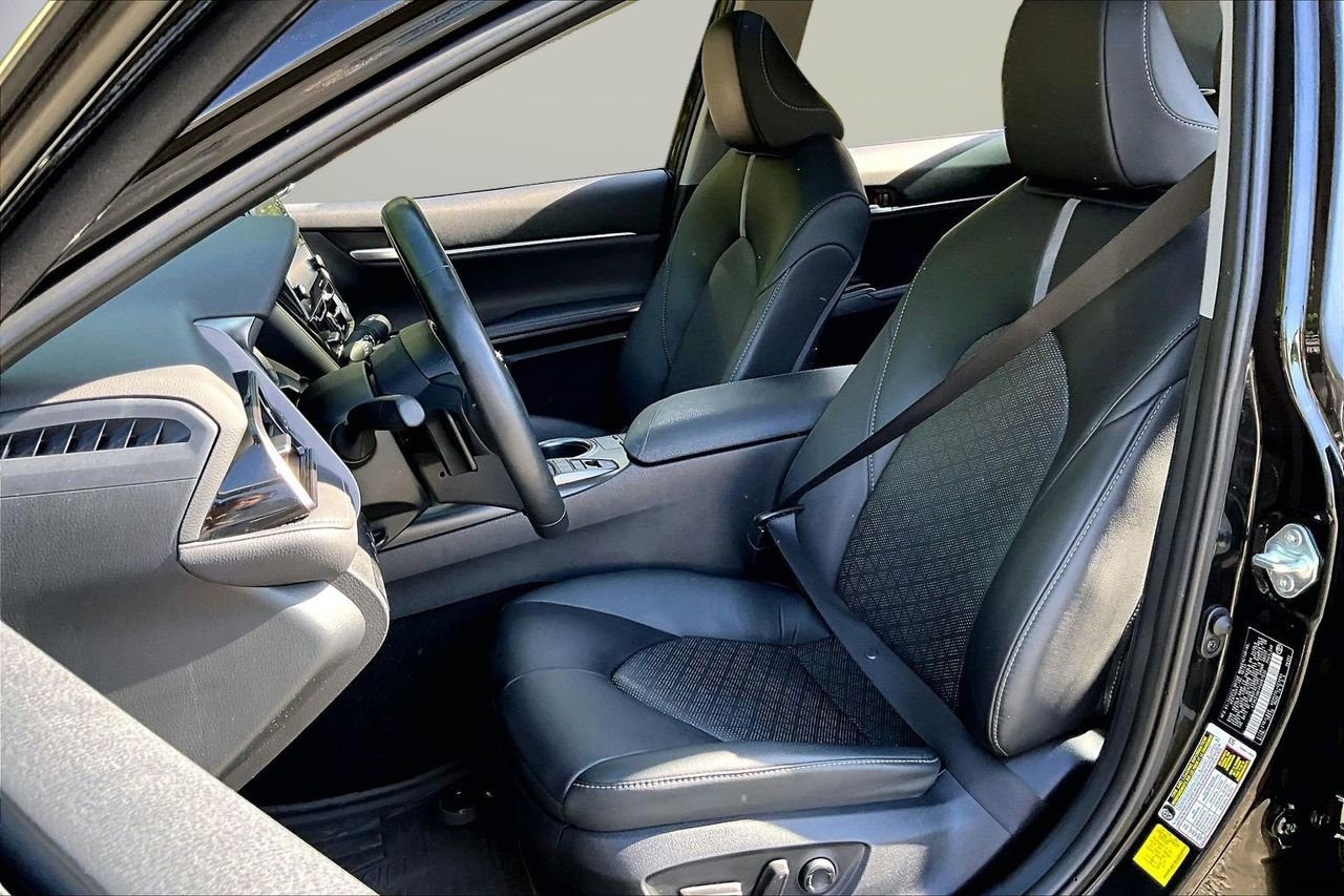 Used 2024 Toyota Camry XSE w/ Cold Weather Package FWD image 21