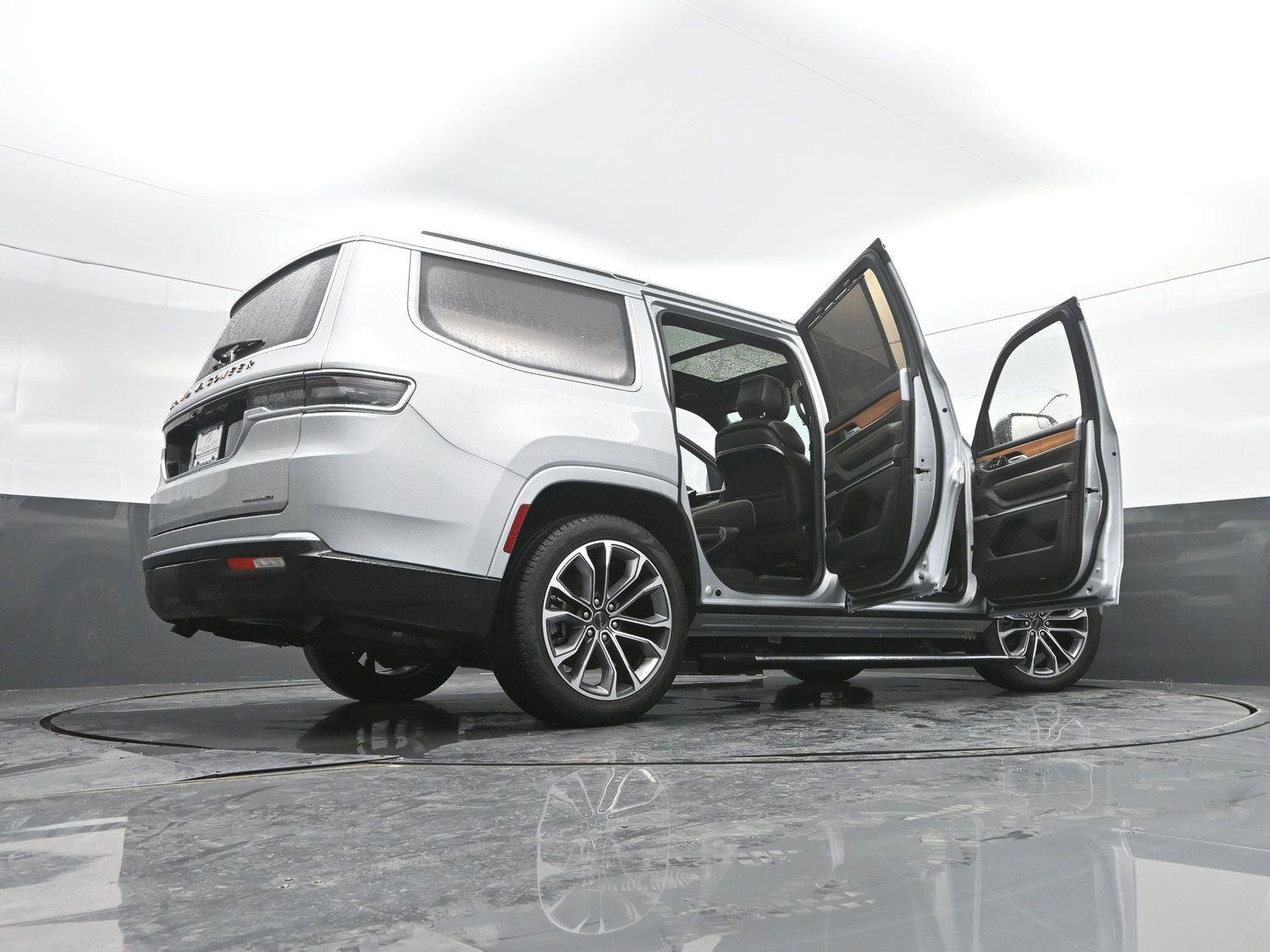 Used 2024 Jeep Grand Wagoneer Series III image 54