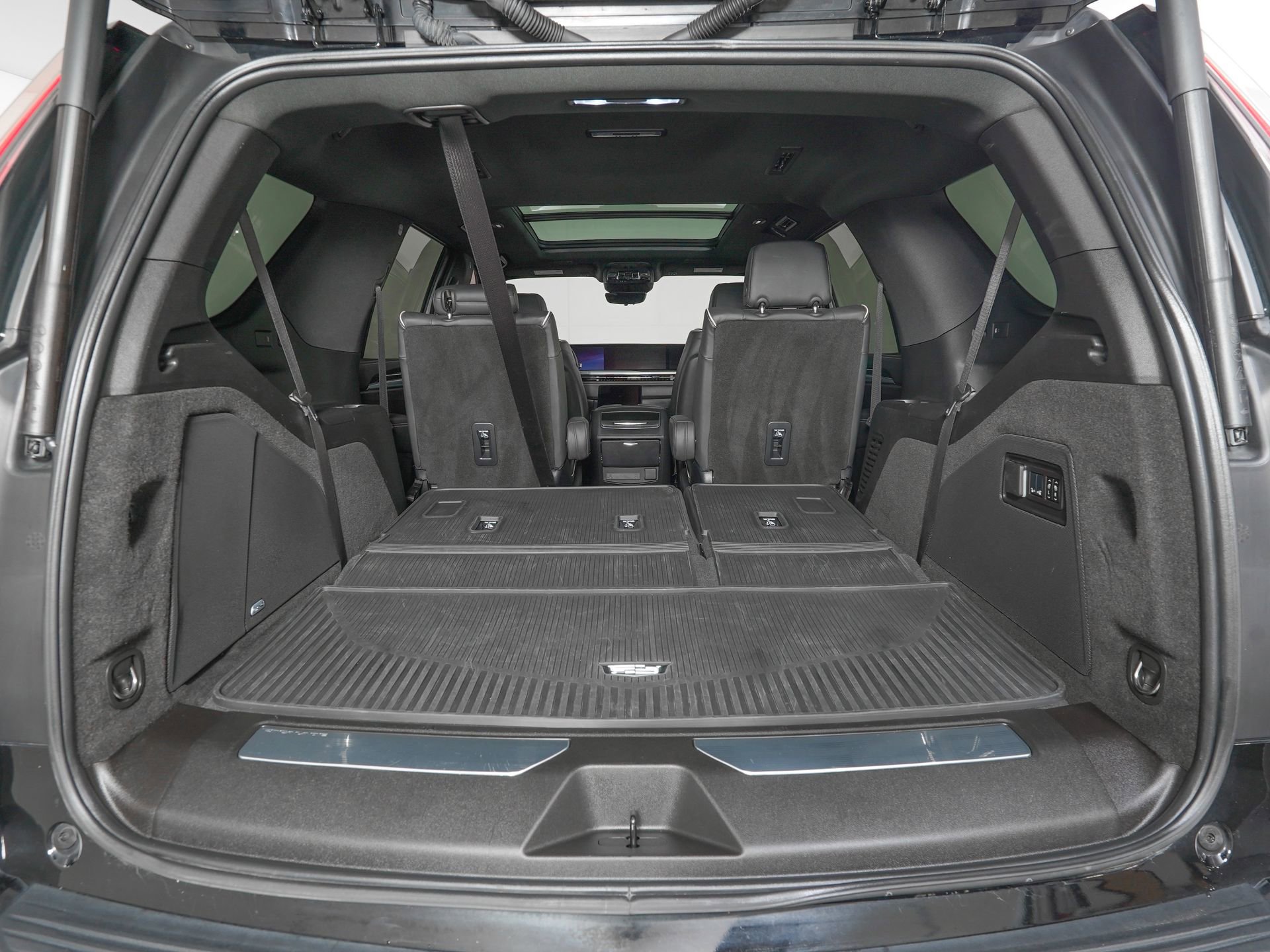 Used 2025 Cadillac Escalade Sport w/ Touring Package AWD/4WD image 12