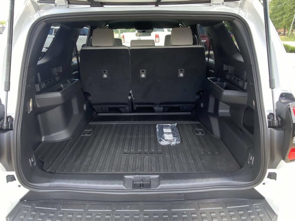 Used 2025 Toyota 4Runner SR5 RWD image 13
