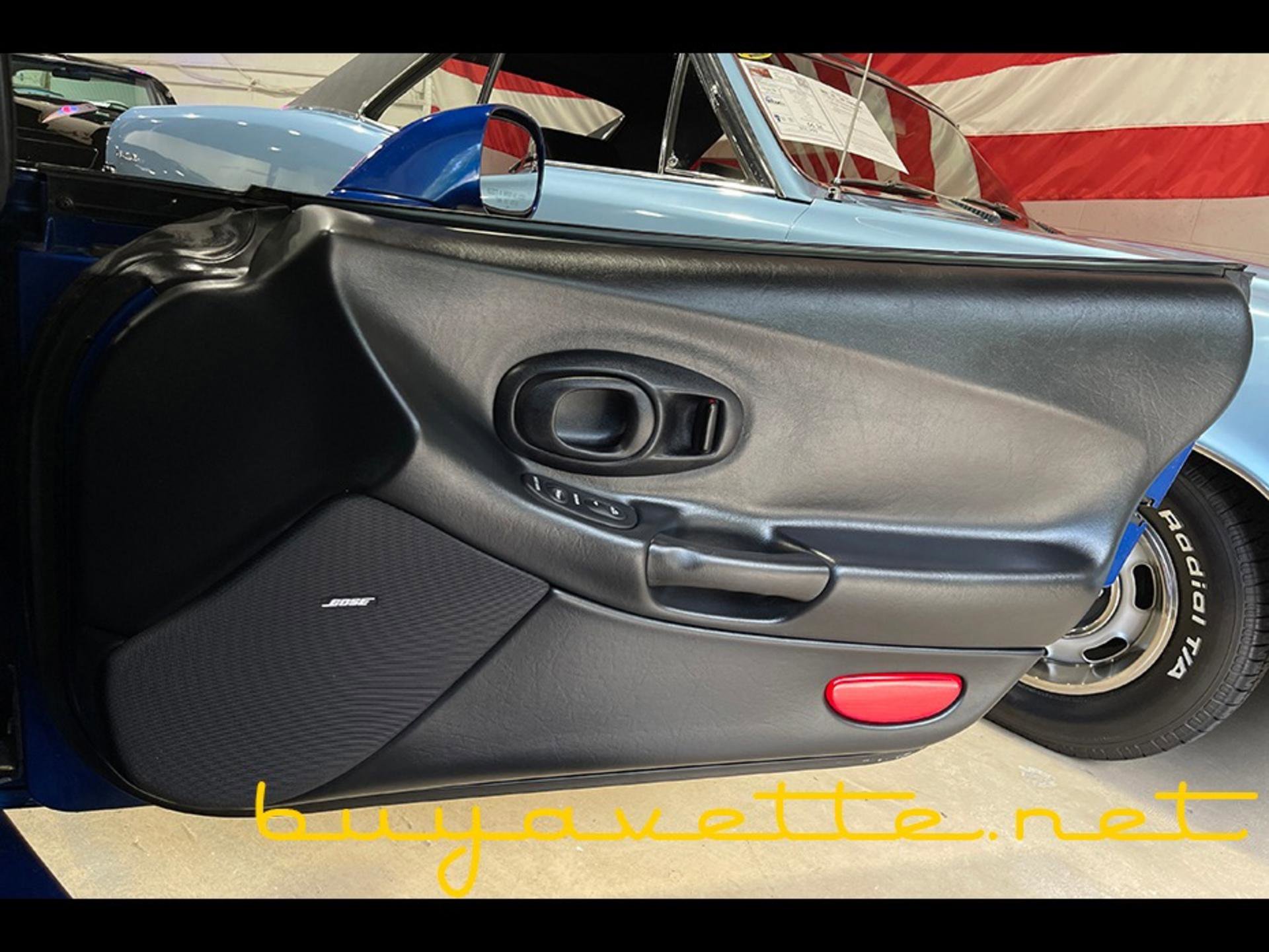 Used 2002 Chevrolet Corvette Coupe w/ Preferred Equipment Group2 image 20