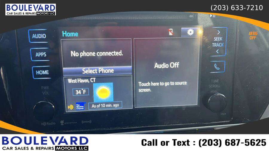 Used 2017 Toyota Corolla LE w/ LE Premium Package w/Moonroof image 18