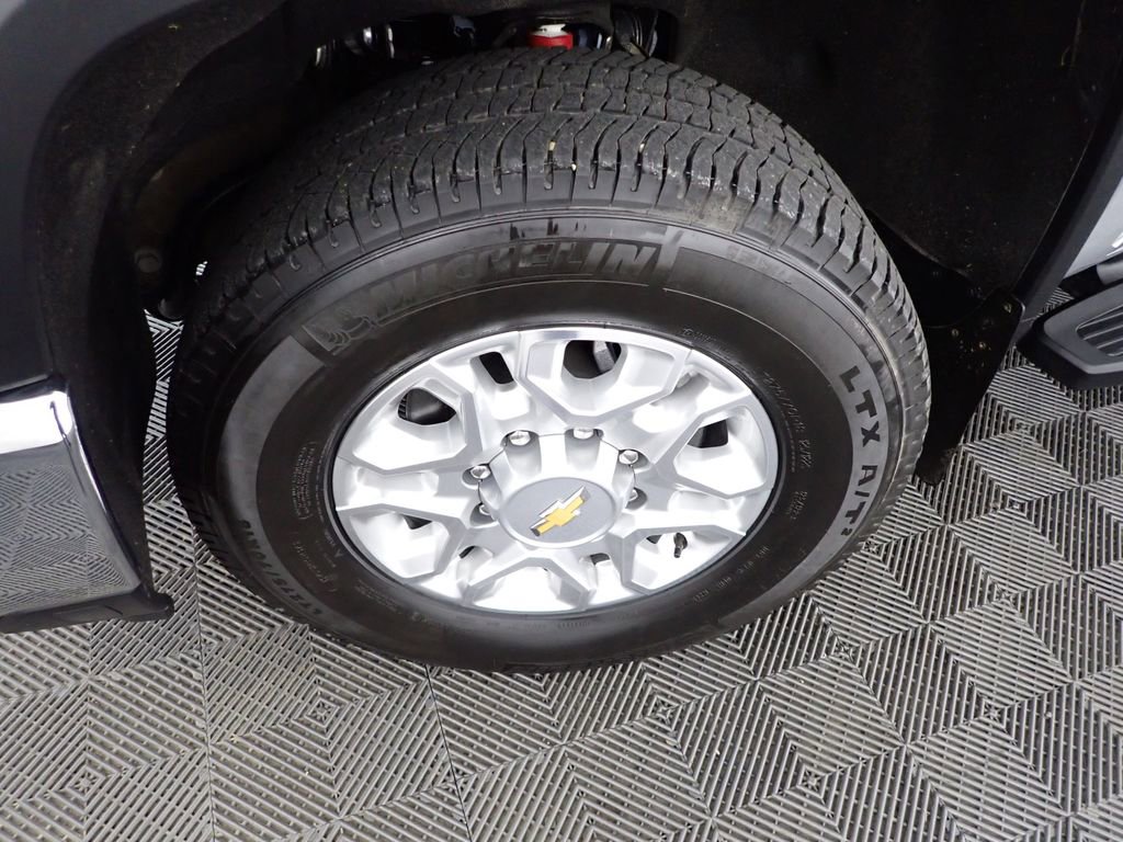 Used 2024 Chevrolet Silverado 2500 LT w/ All Star Edition image 39